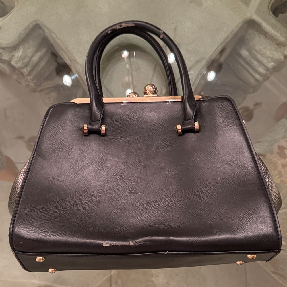 Chic Black Leather Satchel - Picture 1 of 8